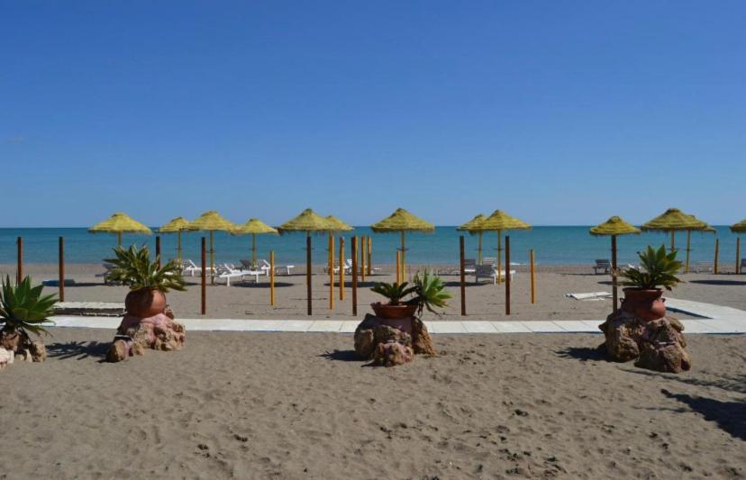 Apartamento En La Carihuela Torremolinos Bagian luar foto
